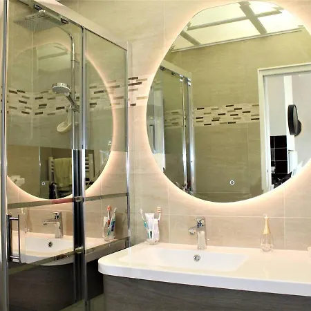 アパート Contemporain, 4 Couchages, Climatise Avec Parking - Fr-1-252a-82