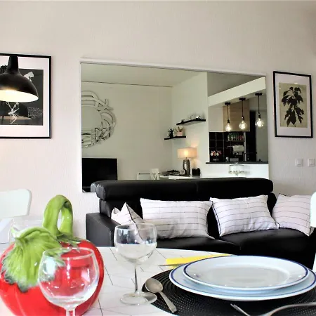 Contemporain, 4 Couchages, Climatise Avec Parking - Fr-1-252a-82 アパート